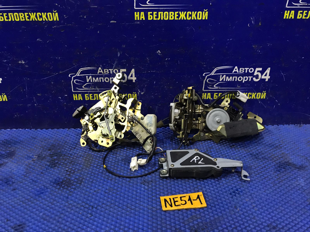 Замок двери задней левой NISSAN ELGRAND 2005