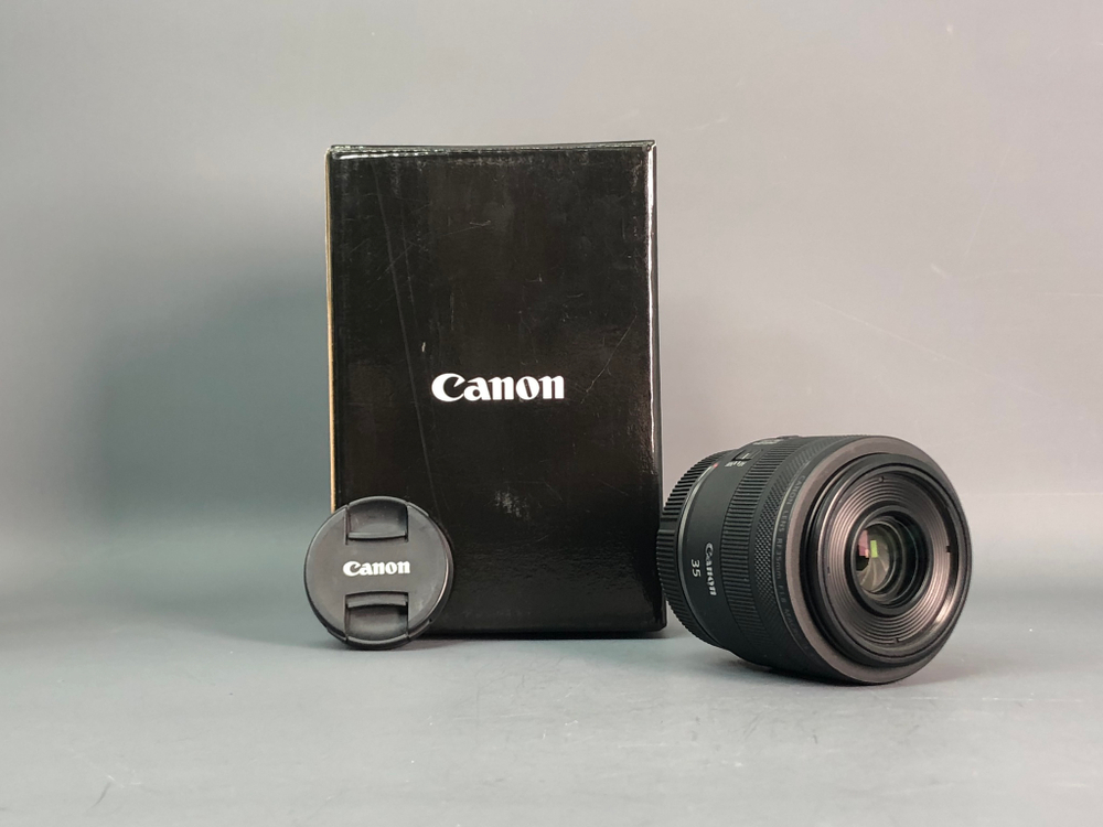 Canon RF 35mm 1.8 Macro IS STM