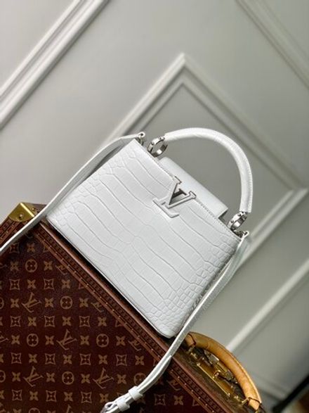 Louis Vuitton Capucines BB