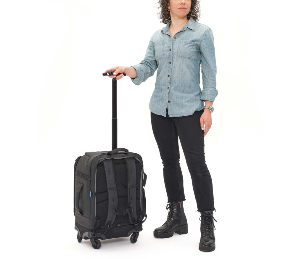 Чемодан-рюкзак на колесах Tenba Axis v2 28L Spinner Backpack Black