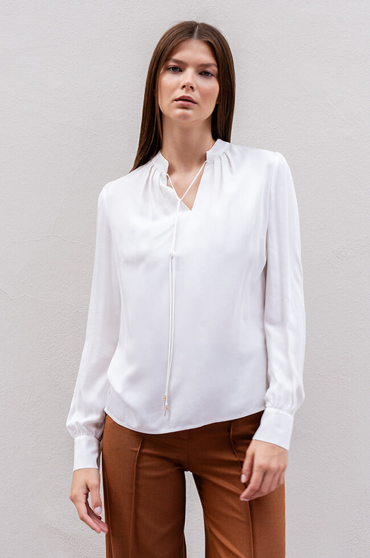 23100 Блузка женская (молочный)