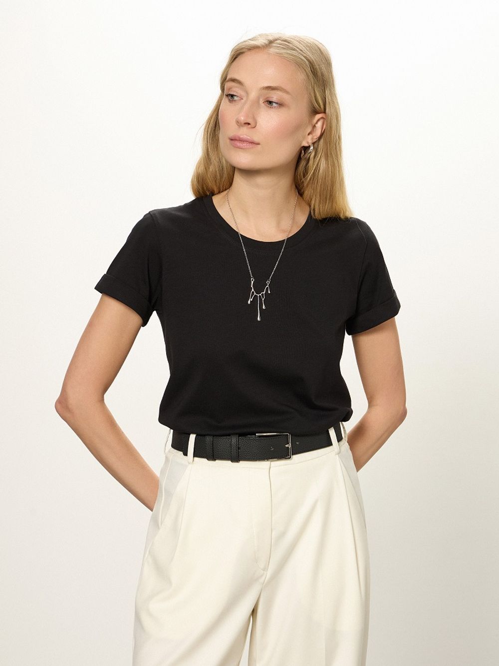 Футболка прямая черная