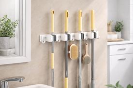 Держатель для швабр: Склад хозинвентаря на одной стене