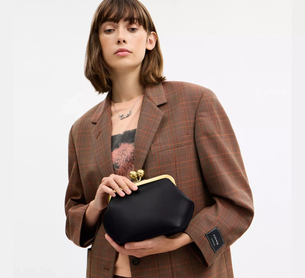 COACH СУМКА KISSLOCK 16, ЧЕРНЫЙ