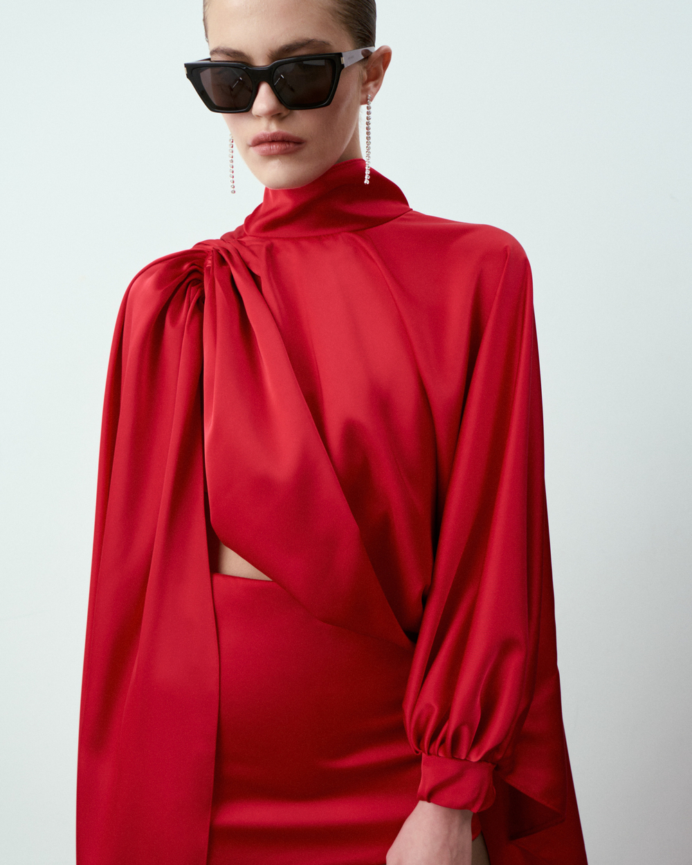 Накидка Adriana Crimson