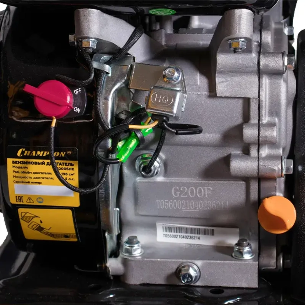 CHAMPION ST656 снегоуборщик бензиновый 6.5 л.с. ковш 56 см, выброс 12 м, 5 вперед/2 назад