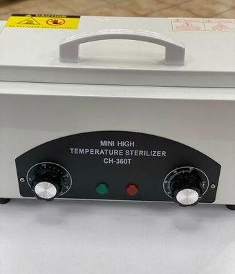 Сухожаровой стерилизатор для инструментов, белый