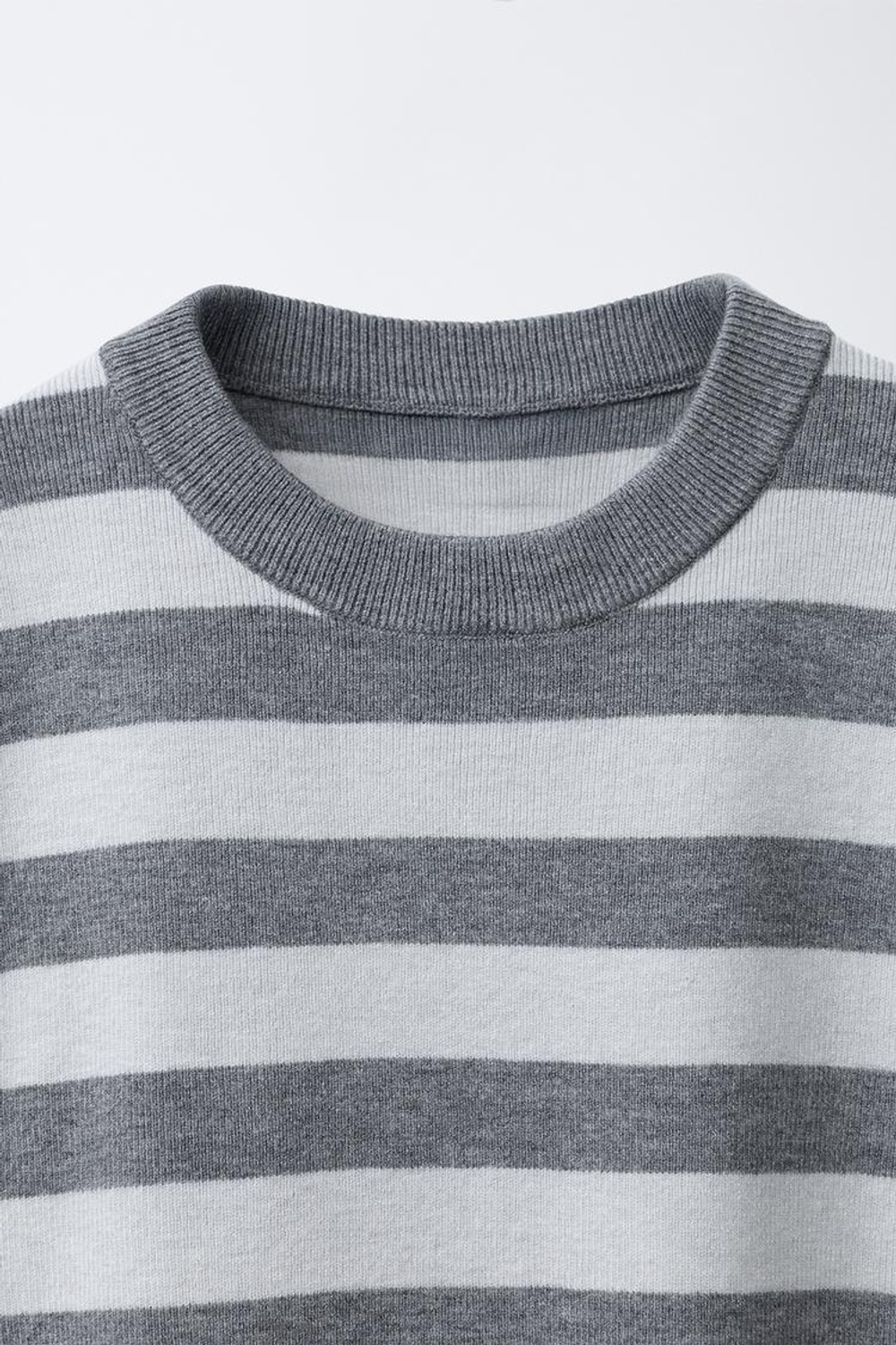 ZARA ТРИКОТАЖНАЯ ФУТБОЛКА В ПОЛОСКУ, СЕРЫЙ