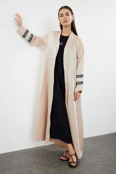 Блестящая длинная тканая шапка с бежевой вышивкой, Халат и абая TCTSS24KF00004