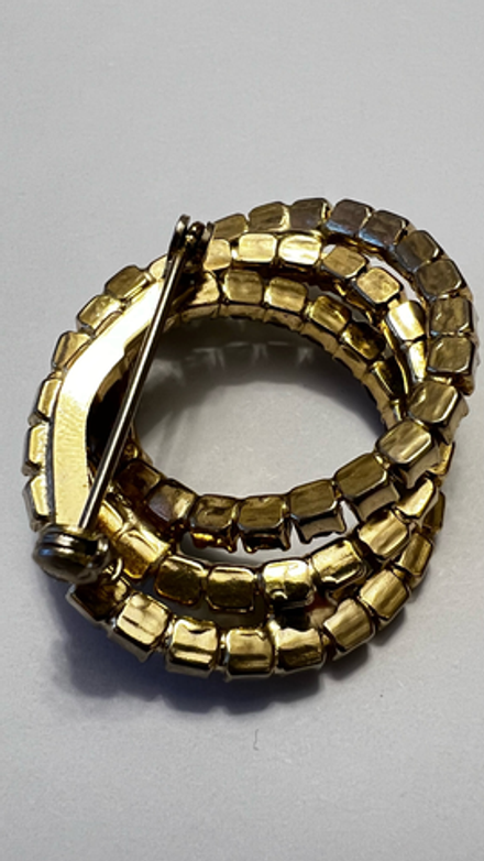 Винтажная брошь с роскошными кристаллами