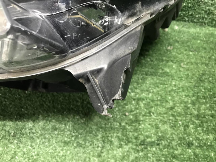 Битая Фара левая Smart Fortwo 3 (14-нв) галоген