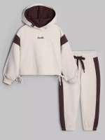 Спортивный костюм для девочки подростка