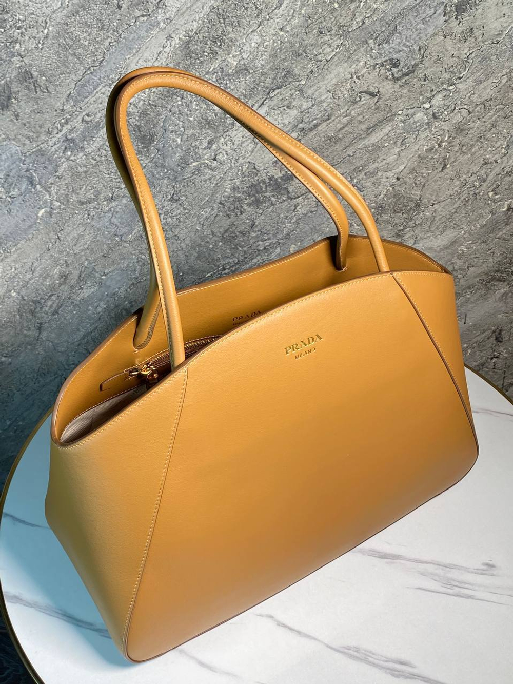 Сумка Prada
