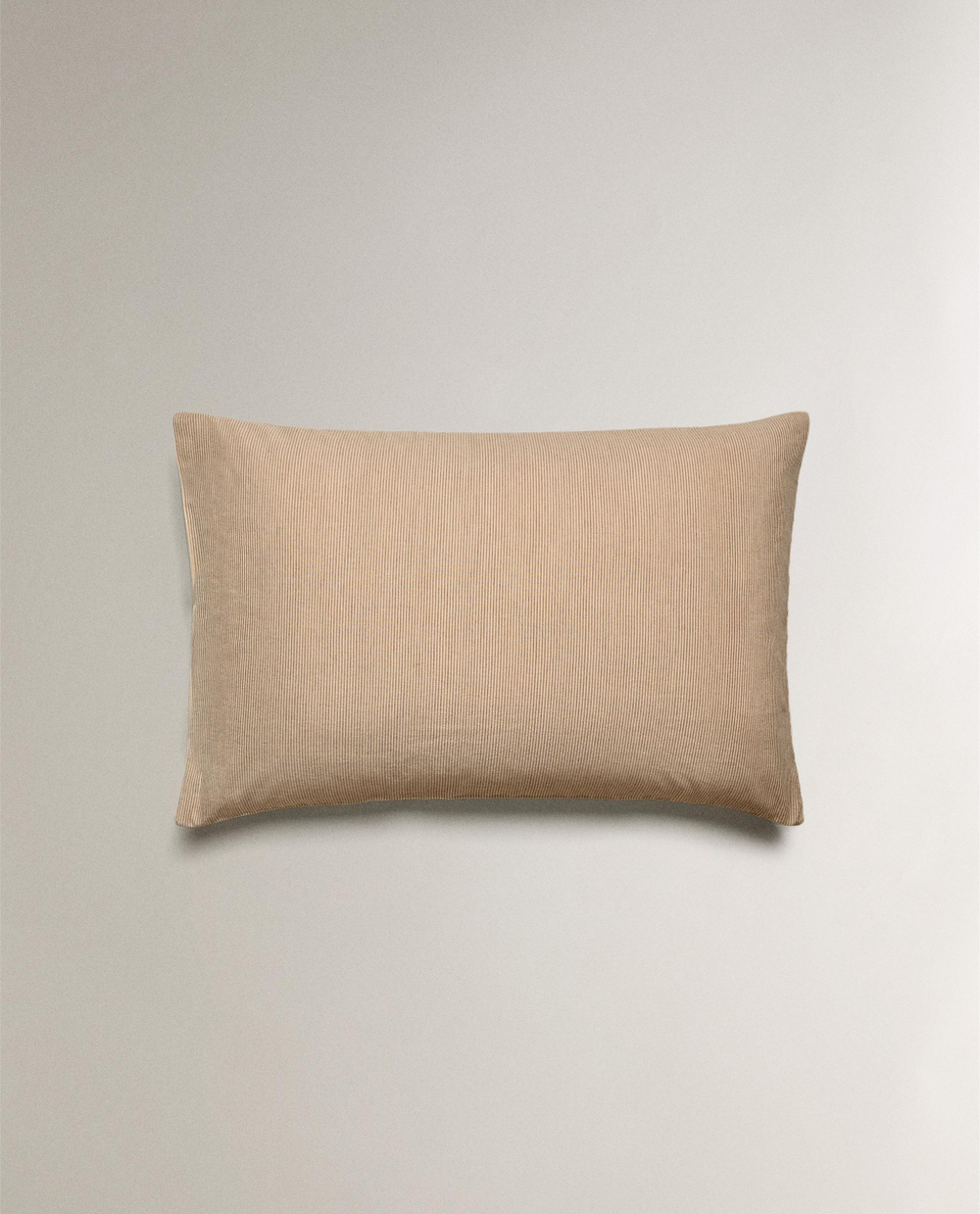 Наволочка Zara Home, хлопок 100%, в полоску, 6147/091 · арт. 6147/091
