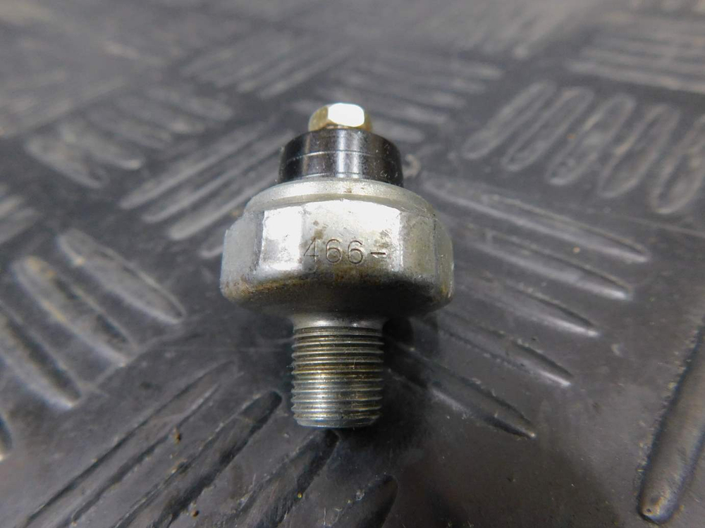 Датчик давления масла Kawasaki ZZR 400 98 053004