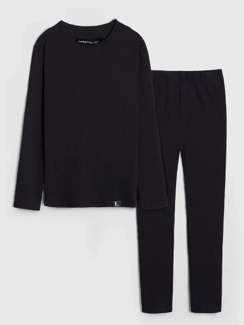 Черный костюм для девочки на осень