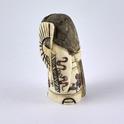 Нэцкэ Девочка Карако с веером