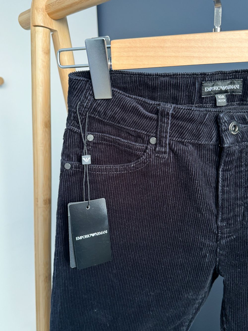 Новые вельветовые брюки Emporio Armani, 140