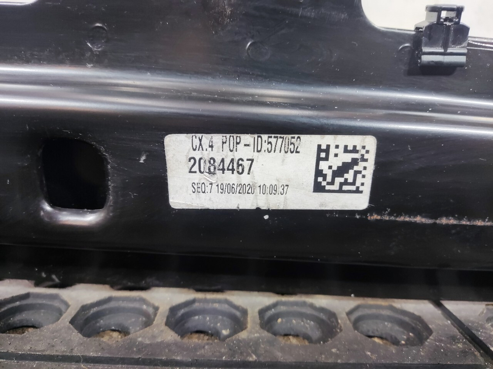 Кронштейн панели салона 2020г.