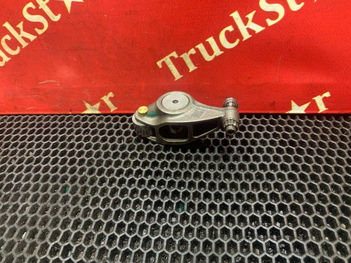 Коромысло впускного клапана 2023г.