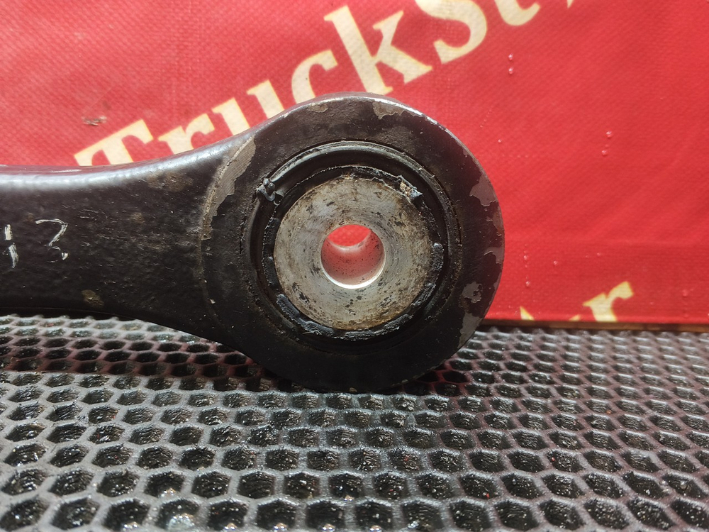 Стойка переднего стабилизатора