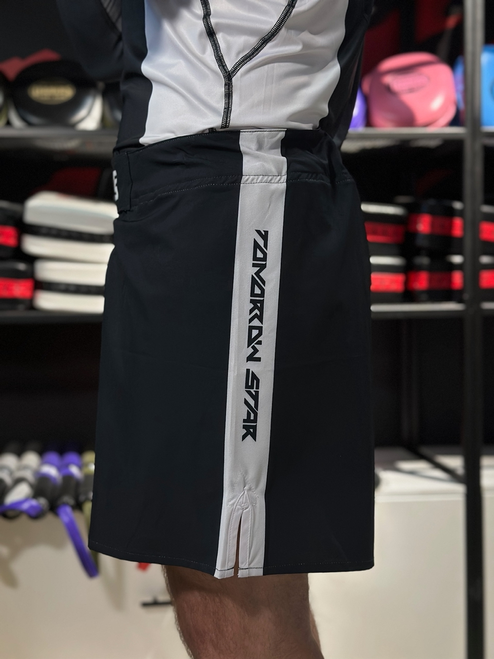 Шорты Tomorrow Star черно-белый