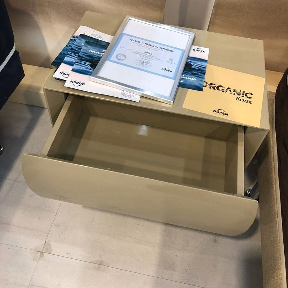 Тумбочка DUPEN М-131 мока