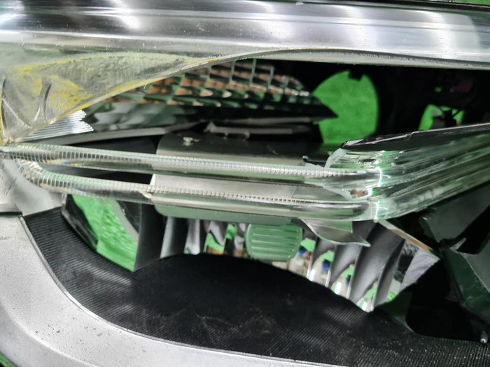 Битая Фара левая Audi Q3 1 8U (2014-2018) ксенон