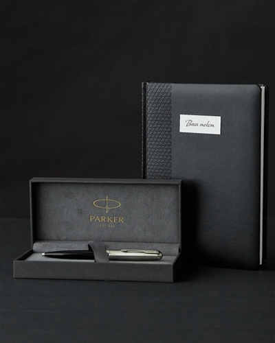 Подарочный набор с ручкой Parker 51 CORE BLACK CT и ежедневником с индивидуальной гравирвкой