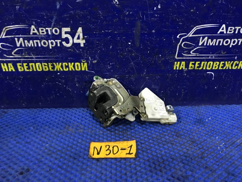 Замок двери передней левой NISSAN R’NESSA 1999