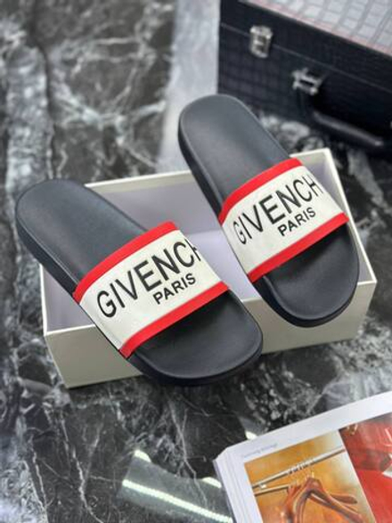 Шлепанцы Givenchy