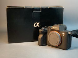Sony A7 IV 12840 кадров
