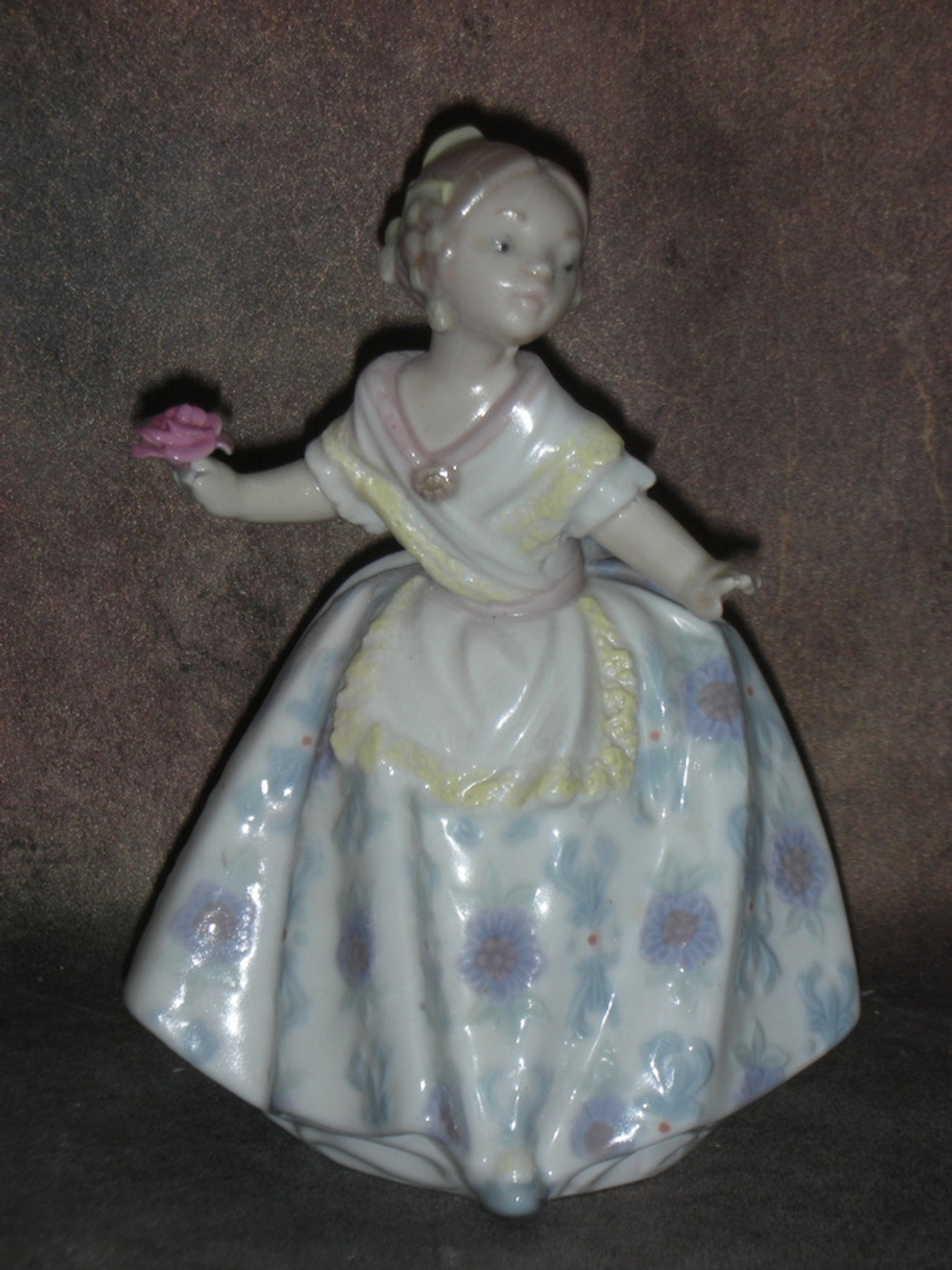 Статуэтка. Фарфор. Карменсита. Lladro. Испания