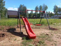 Монтаж уличных качелей Sv Sport с горкой