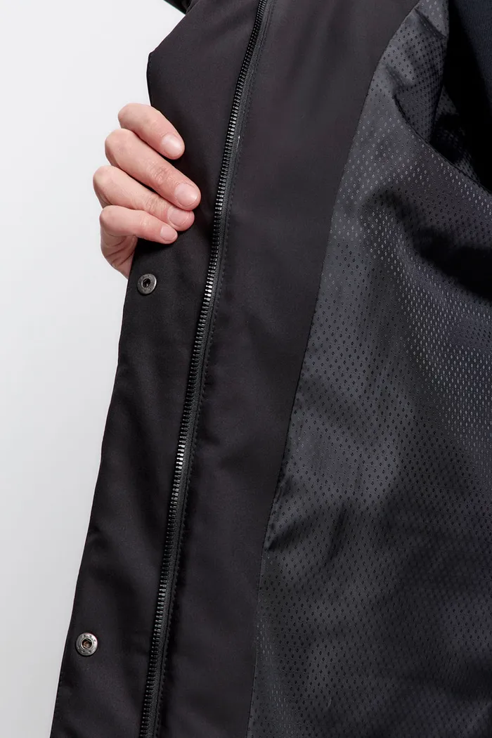 Куртка зимняя на утеплителе Isosoft черного цвета