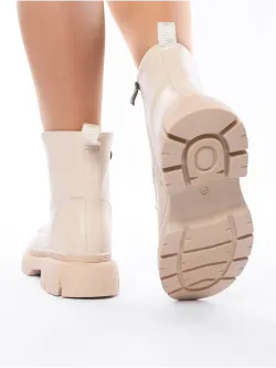 Зимние ботинки на высокой платформе