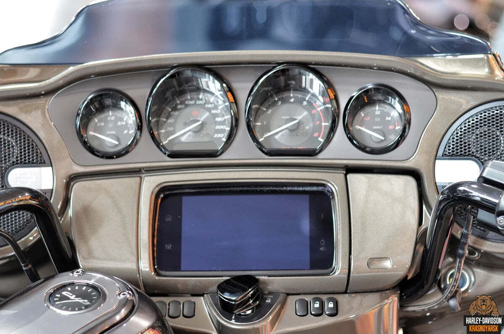 Мотоцикл Harley-Davidson CVO STREET GLIDE (Bronze Armor) с НДС