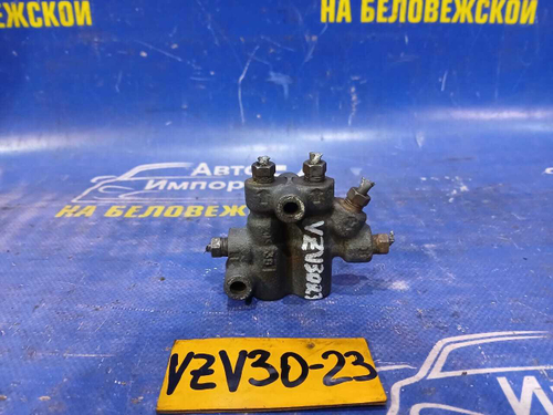 Распределитель тормозной TOYOTA CAMRY PROMINENT 1991