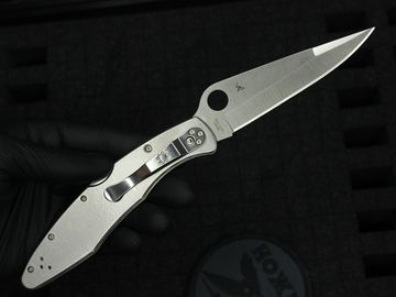 Складной нож Spyderco Police C07P c клинком из стали VG-10, рукоять Stainless Steel