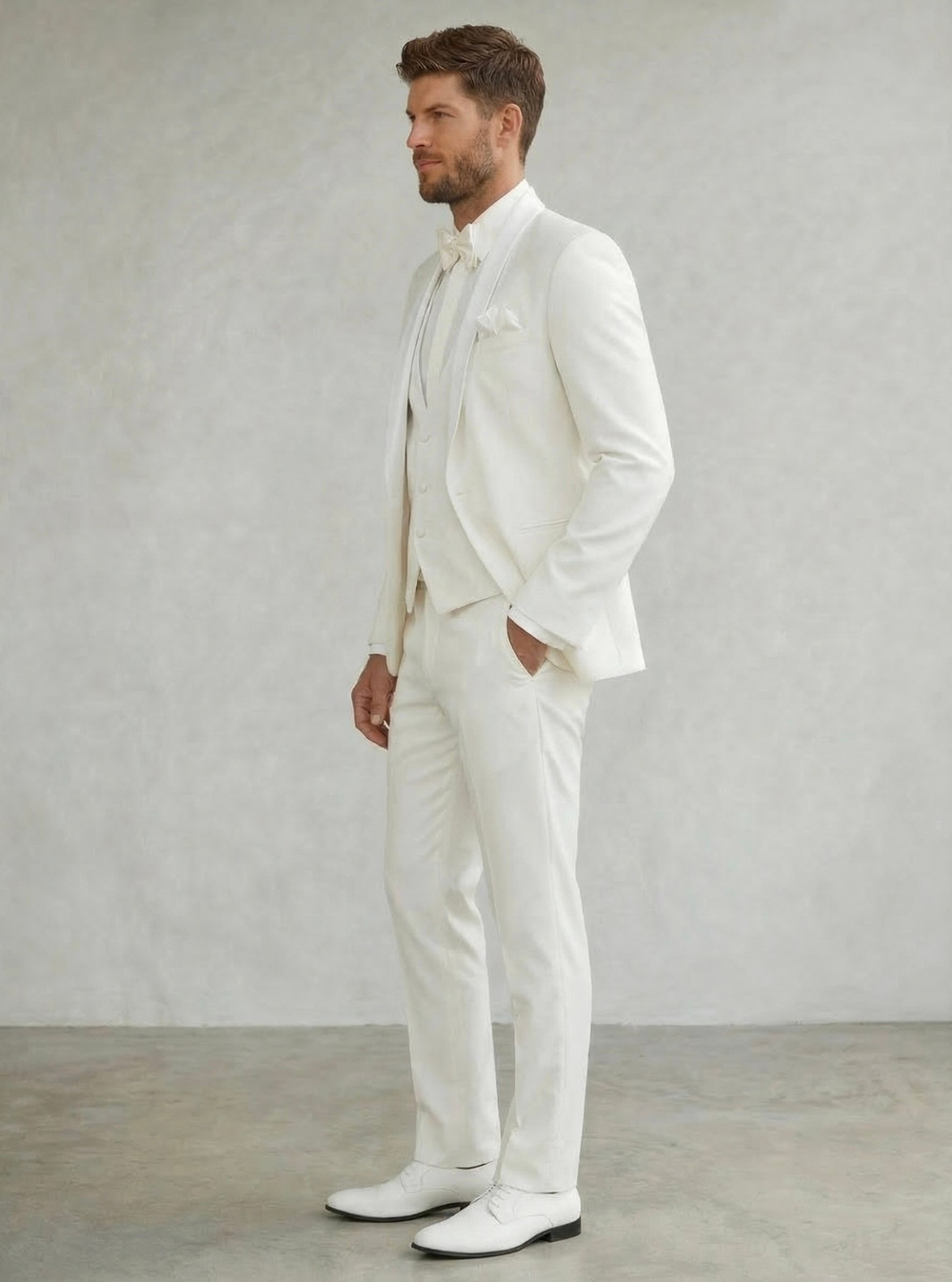 Мужской костюм тройка (белый) А87