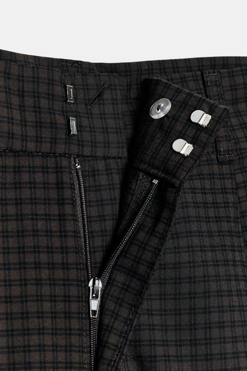 ZARA БРЮКИ В КЛЕТКУ С ЗАЩИПАМИ, СЕРЫЙ