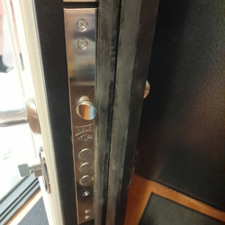 Входная металлическая дверь  с зеркалом RеX (РЕКС) Премиум 3К Венге (Гладиатор)/ Пастораль Сандал белый