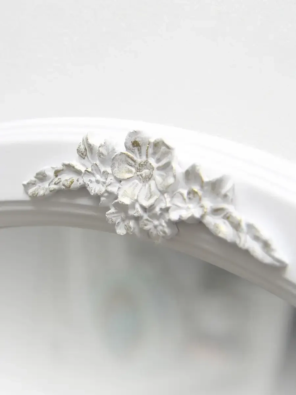 Зеркало настенное для прихожей 57 см