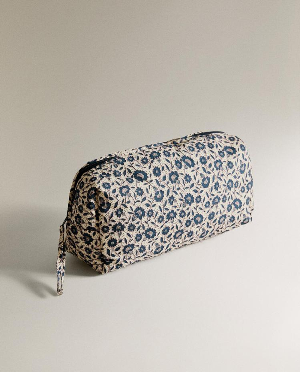 ZARA HOME ДЕТСКАЯ ХЛОПКОВАЯ КОСМЕТИЧКА С ЦВЕТОЧНЫМ ПРИНТОМ, СИНИЙ