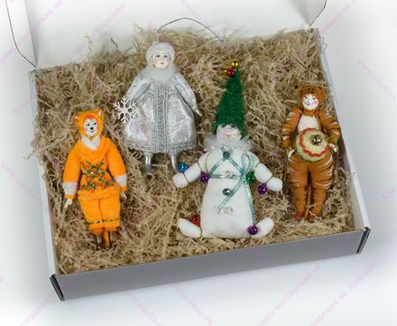 Набор ёлочных игрушек Дети на карнавале №3