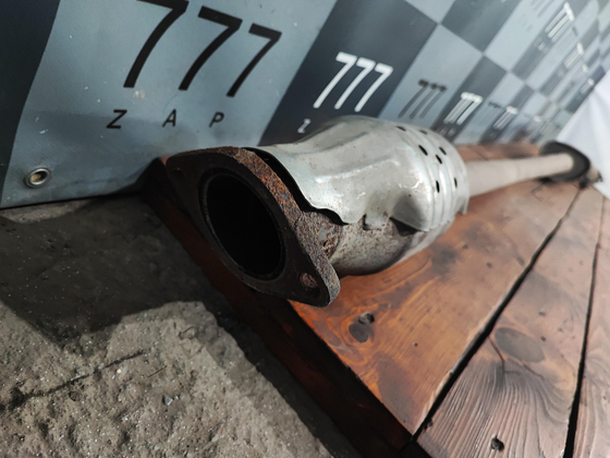 Глушитель труба выхлопная Kia Sportage 3 (SL) 10-16 Б/У Оригинал 286002Y810