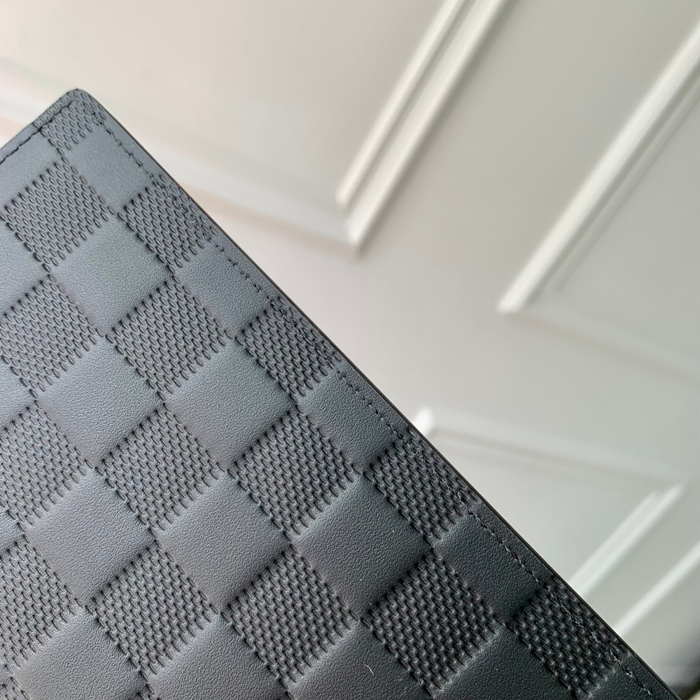 Louis Vuitton Brazza Wallet