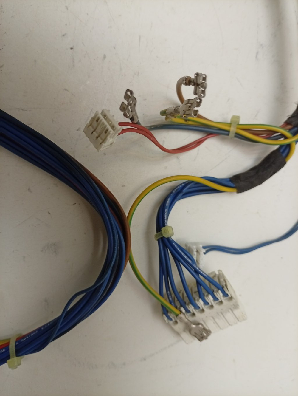 WE60S3 кт67 Комплект проводов для стиральной машины Gorenje 579919 б/у