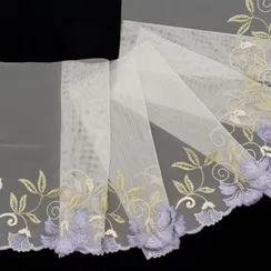 Вышивка на сетке молочная/васильки (левая) 24 см