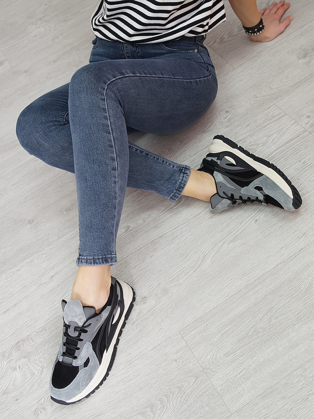 Кроссовки женские демисезонные